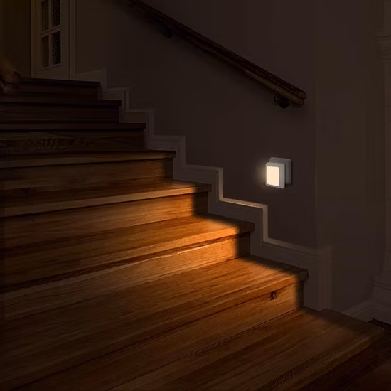 Wholesale Optical Sensor LED Lighting Auto Dusk to Dawn Kids Night Lamp Energy Saving Lamp Home Lighting Motion Sensor Light LED Lamp Plug Night Light